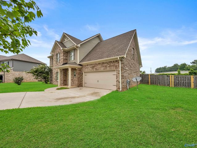 7033 Southgate Drive, Owens Cross Roads, AL 35763