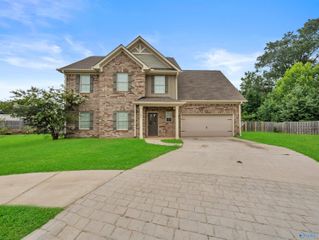 7033 Southgate Drive, Owens Cross Roads, AL 35763