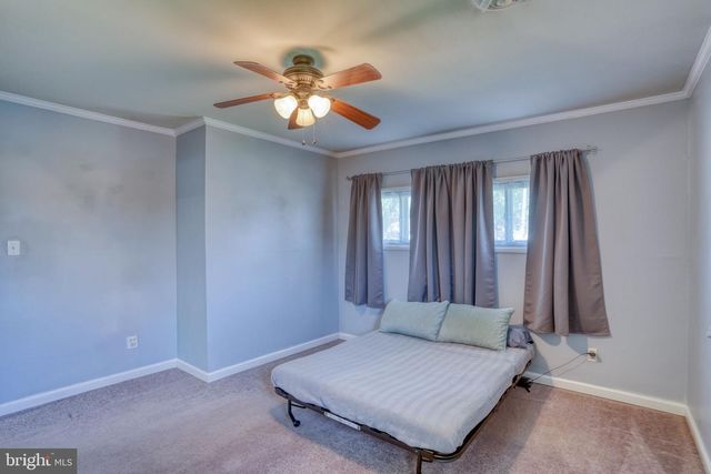 2 MEADOW LN, Newark, DE 19713