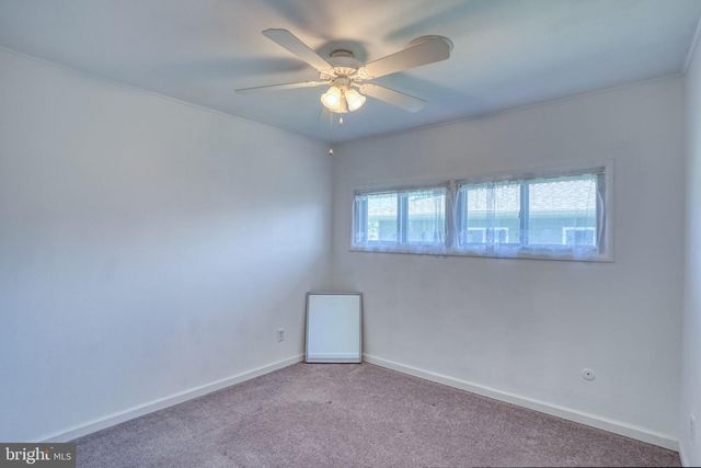 2 MEADOW LN, Newark, DE 19713