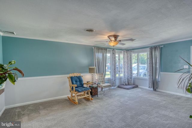 2 MEADOW LN, Newark, DE 19713