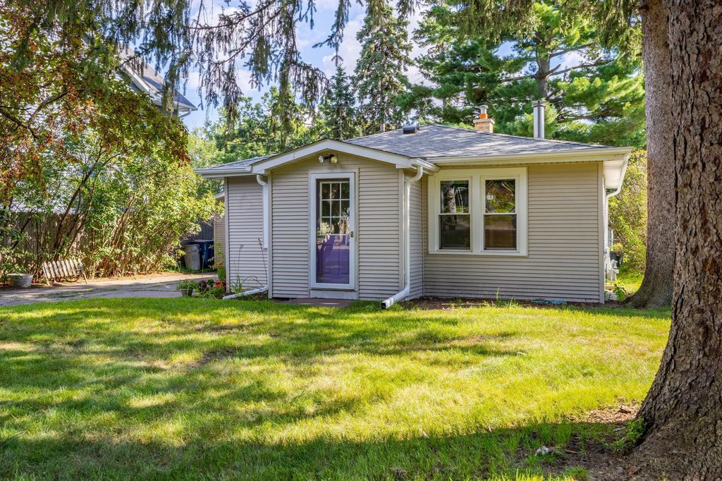 1904 Hinckley Street, White Bear Lake, MN 55110