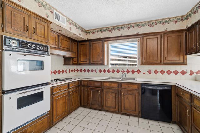 3802 Pecan Valley Drive, Missouri City, TX 77459