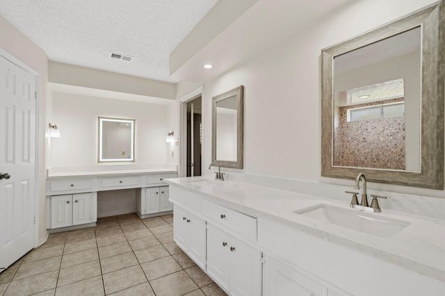 3802 Pecan Valley Drive, Missouri City, TX 77459