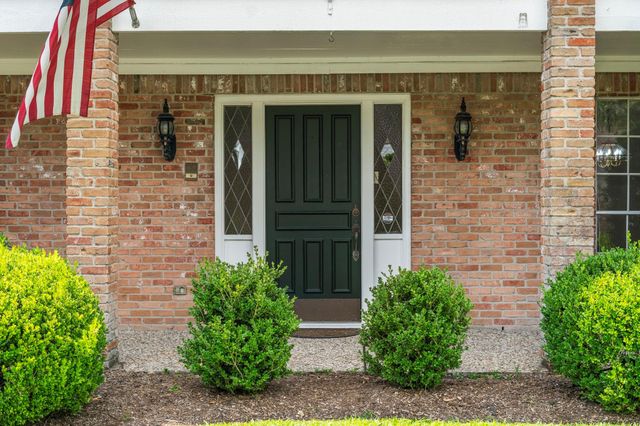 3802 Pecan Valley Drive, Missouri City, TX 77459
