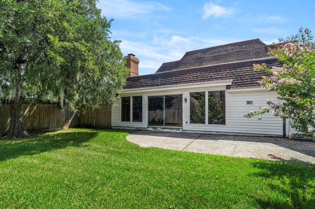 3802 Pecan Valley Drive, Missouri City, TX 77459