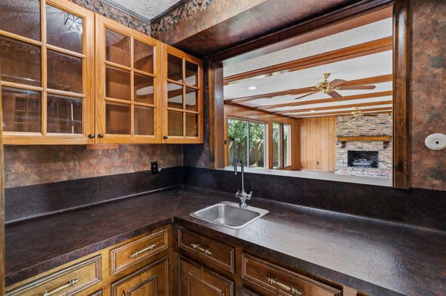 3802 Pecan Valley Drive, Missouri City, TX 77459