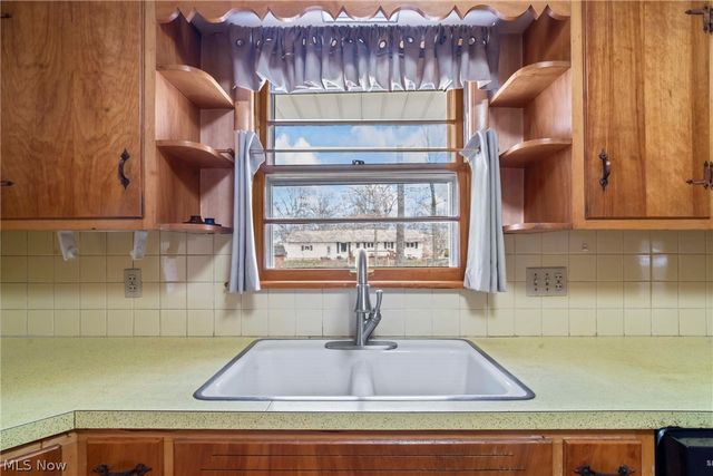 296 Moreland Drive, Canfield, OH 44406