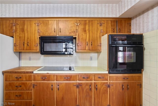 296 Moreland Drive, Canfield, OH 44406