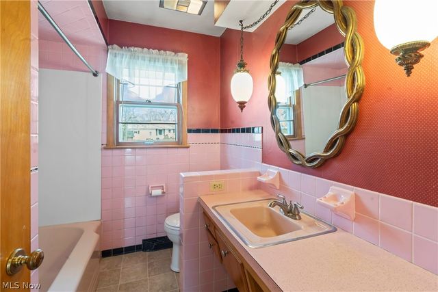 296 Moreland Drive, Canfield, OH 44406