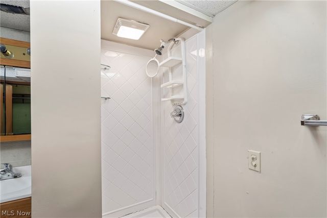 296 Moreland Drive, Canfield, OH 44406