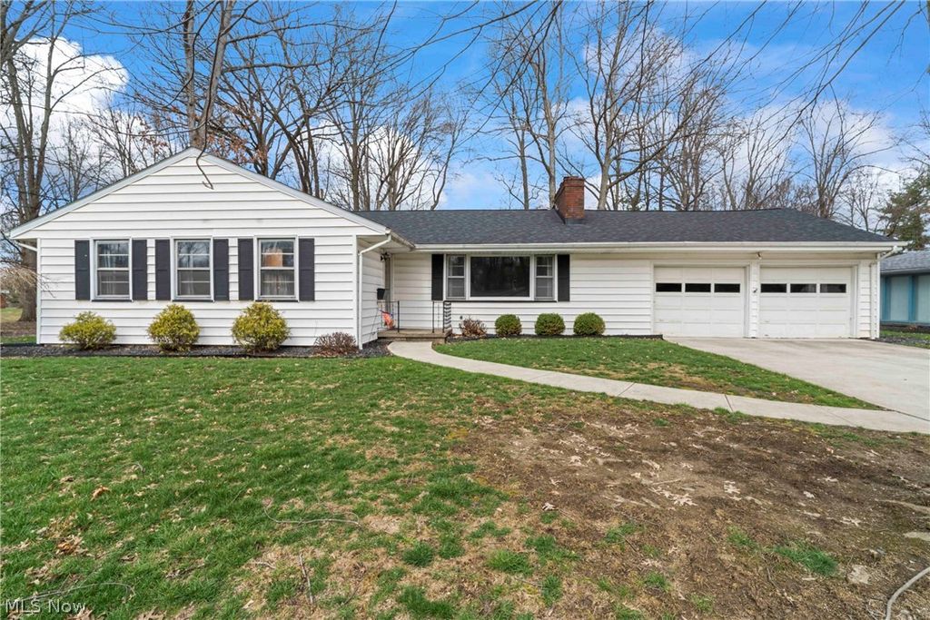 296 Moreland Drive, Canfield, OH 44406