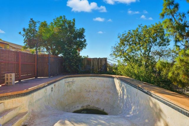 5744 46 Dream Street, San Diego, CA 92114