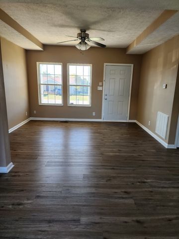 3407 Sandpiper Dr, Clarksville, TN 37042