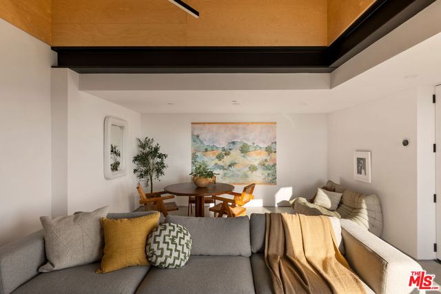 3607 Kinney Street, Los Angeles, CA 90065