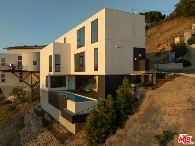 3607 Kinney Street, Los Angeles, CA 90065