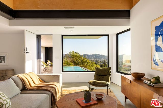 3607 Kinney Street, Los Angeles, CA 90065