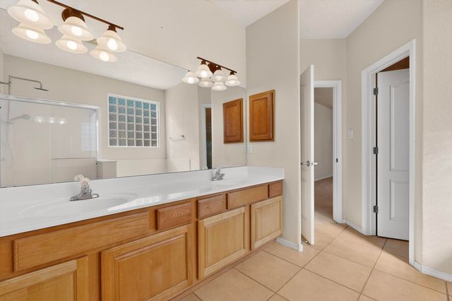 1924 Tapatio Street SE, Rio Rancho, NM 87124