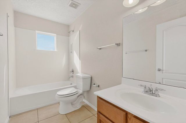 1924 Tapatio Street SE, Rio Rancho, NM 87124