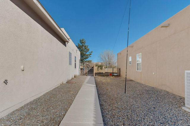 1924 Tapatio Street SE, Rio Rancho, NM 87124