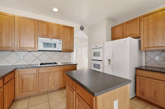 1924 Tapatio Street SE, Rio Rancho, NM 87124