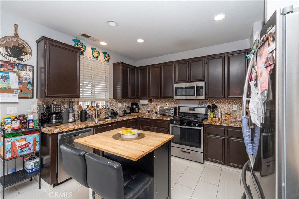 Image 14 of property listing at 13248 Aspen, Victorville, CA 92392