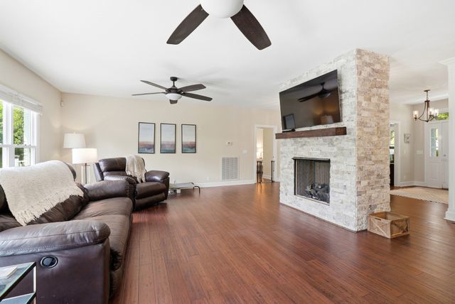 1308 Teddys Pl, Mount Juliet, TN 37122