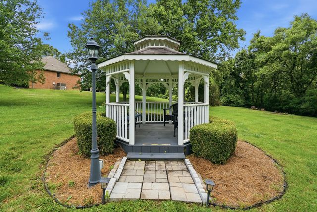 1308 Teddys Pl, Mount Juliet, TN 37122