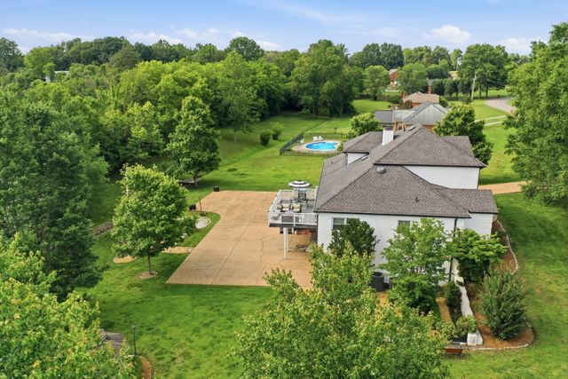 1308 Teddys Pl, Mount Juliet, TN 37122