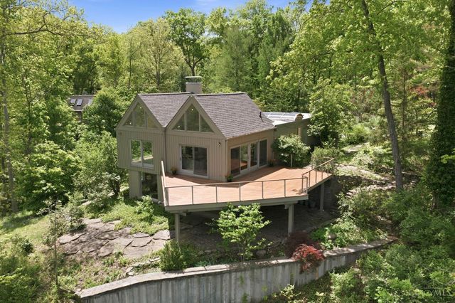 9546 Cunningham Road, Indian Hill, OH 45243