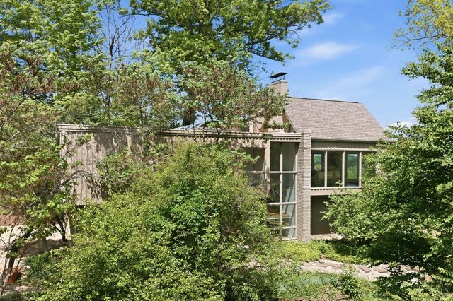 9546 Cunningham Road, Indian Hill, OH 45243