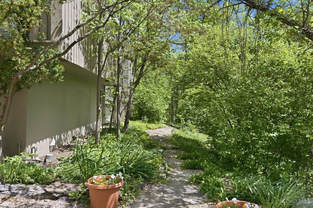 9546 Cunningham Road, Indian Hill, OH 45243