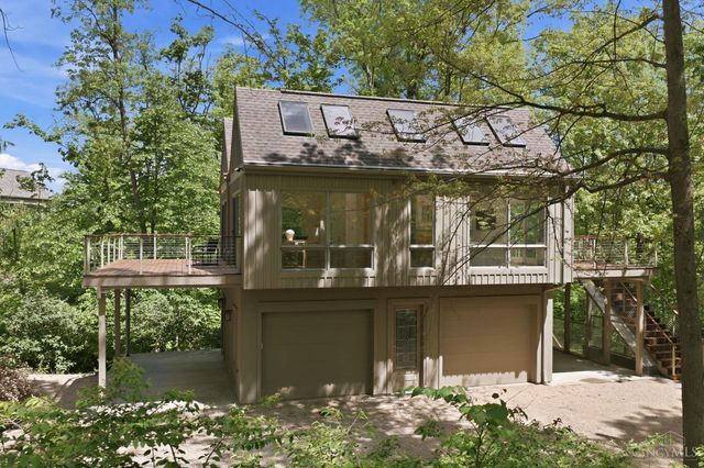 9546 Cunningham Road, Indian Hill, OH 45243