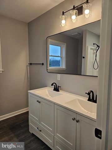 1920 MAYLINN DR, Chambersburg, PA 17202