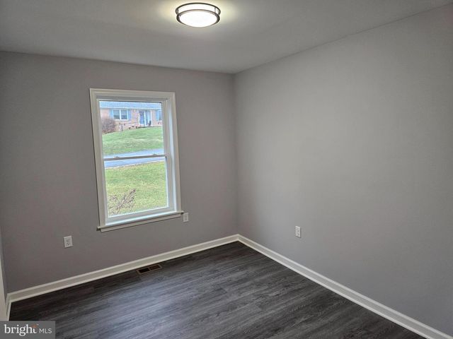 1920 MAYLINN DR, Chambersburg, PA 17202