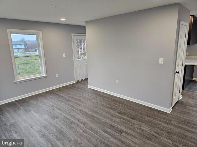 1920 MAYLINN DR, Chambersburg, PA 17202