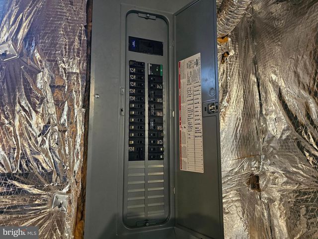 1920 MAYLINN DR, Chambersburg, PA 17202