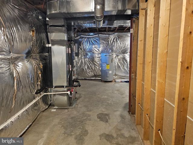 1920 MAYLINN DR, Chambersburg, PA 17202