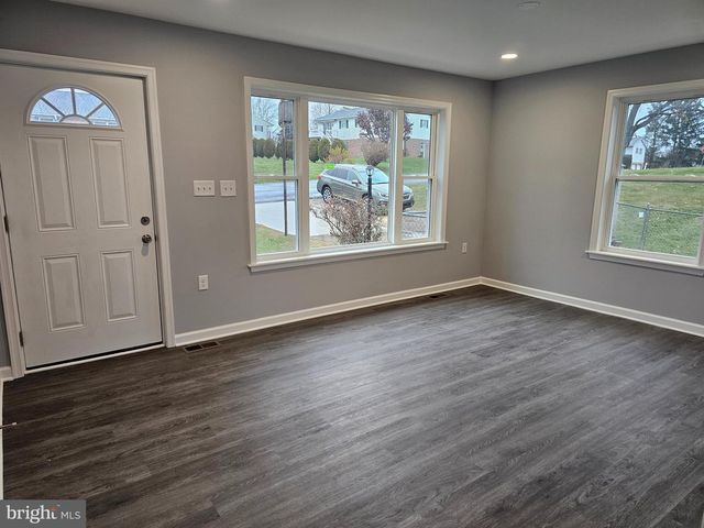 1920 MAYLINN DR, Chambersburg, PA 17202