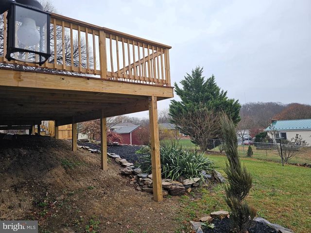 1920 MAYLINN DR, Chambersburg, PA 17202