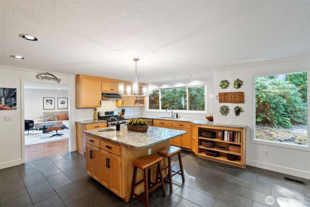 2410 55th Street Ct NW, Gig Harbor, WA 98335
