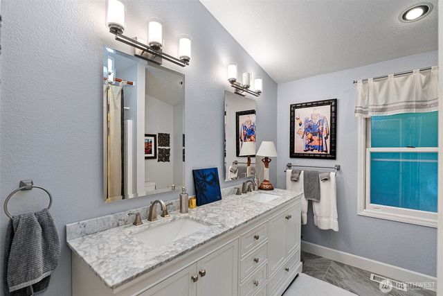2410 55th Street Ct NW, Gig Harbor, WA 98335