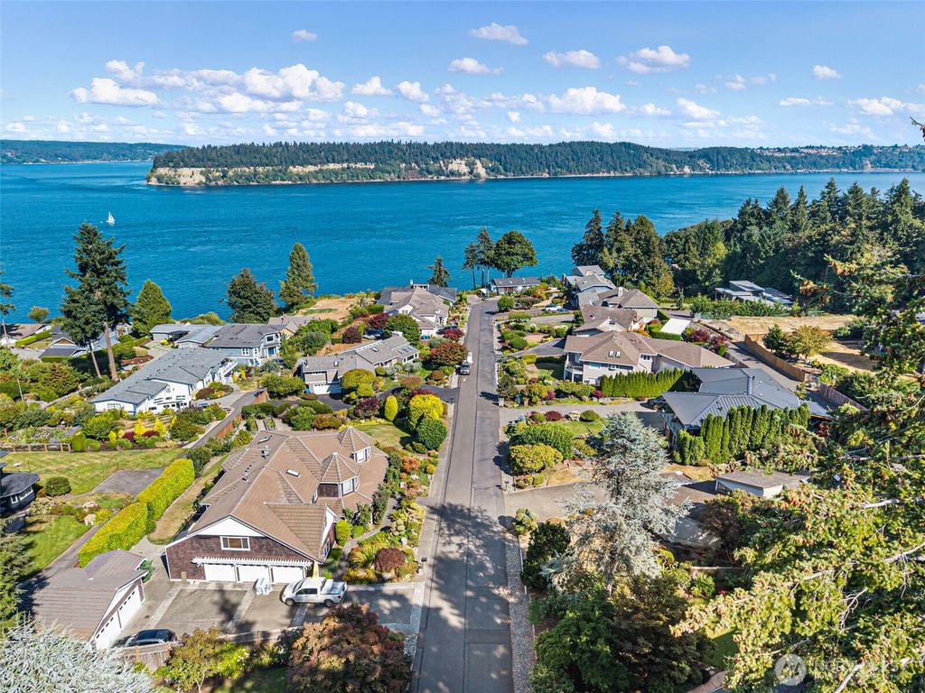2410 55th Street Ct NW, Gig Harbor, WA 98335