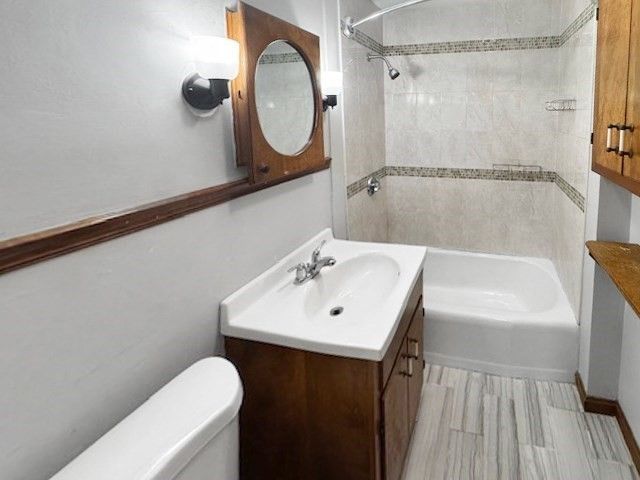 80 Delmont Ave, Worcester, MA 01604
