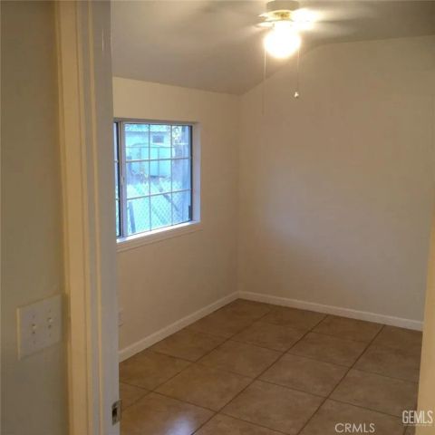 121 Roberts, Bakersfield, CA 93308