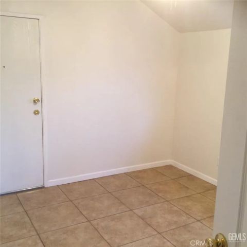 121 Roberts, Bakersfield, CA 93308