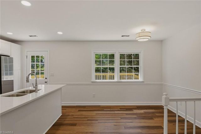 1160 Castlegate Drive, Winston-salem, NC 27103