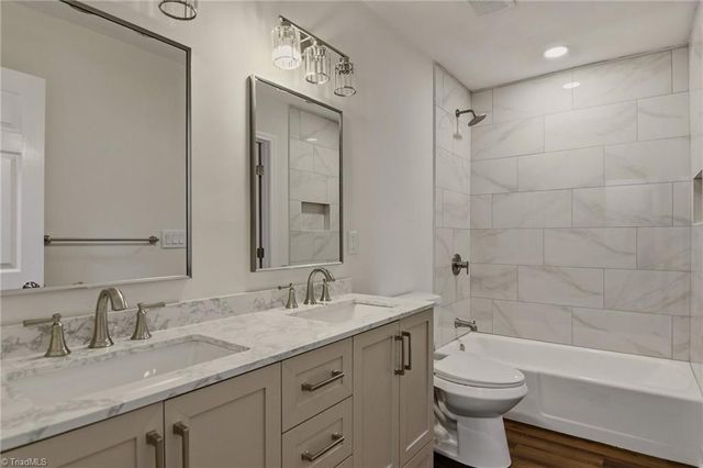 1160 Castlegate Drive, Winston-salem, NC 27103