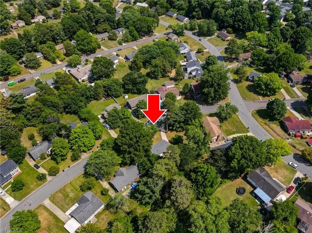 1160 Castlegate Drive, Winston-salem, NC 27103