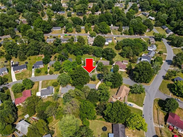 1160 Castlegate Drive, Winston-salem, NC 27103